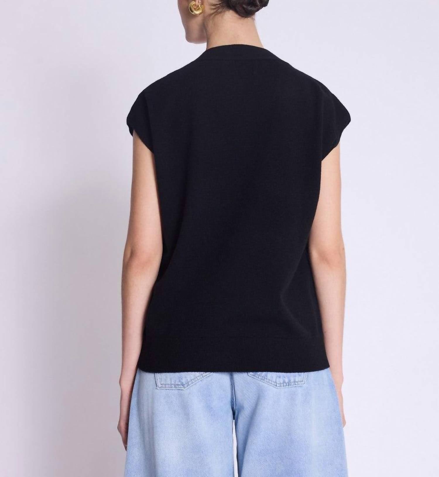 Berenice - Gustave Sleeveless V-neck Buttoned Cardigan