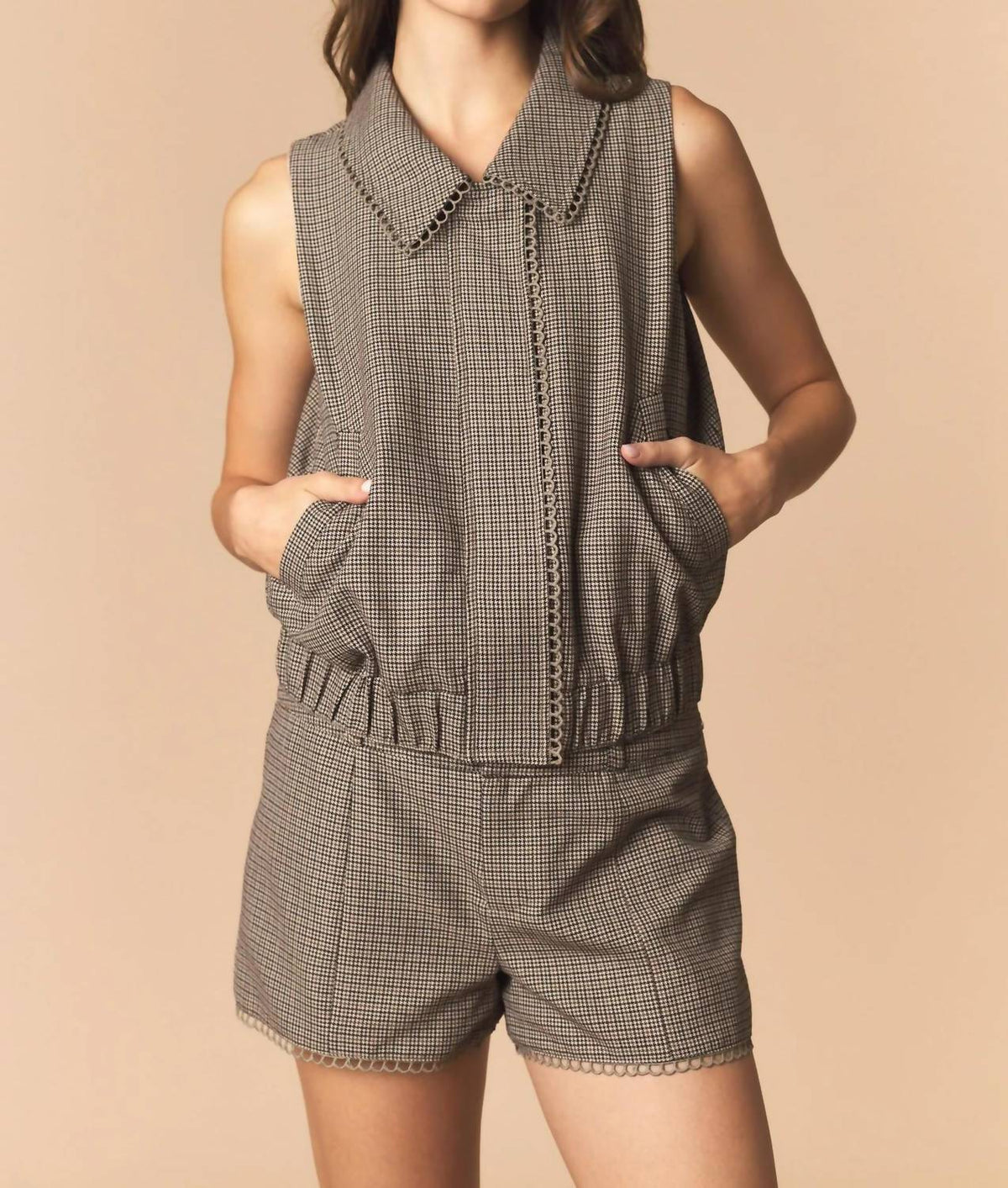 Peach Love - Houndstooth Scallop Lace Vest