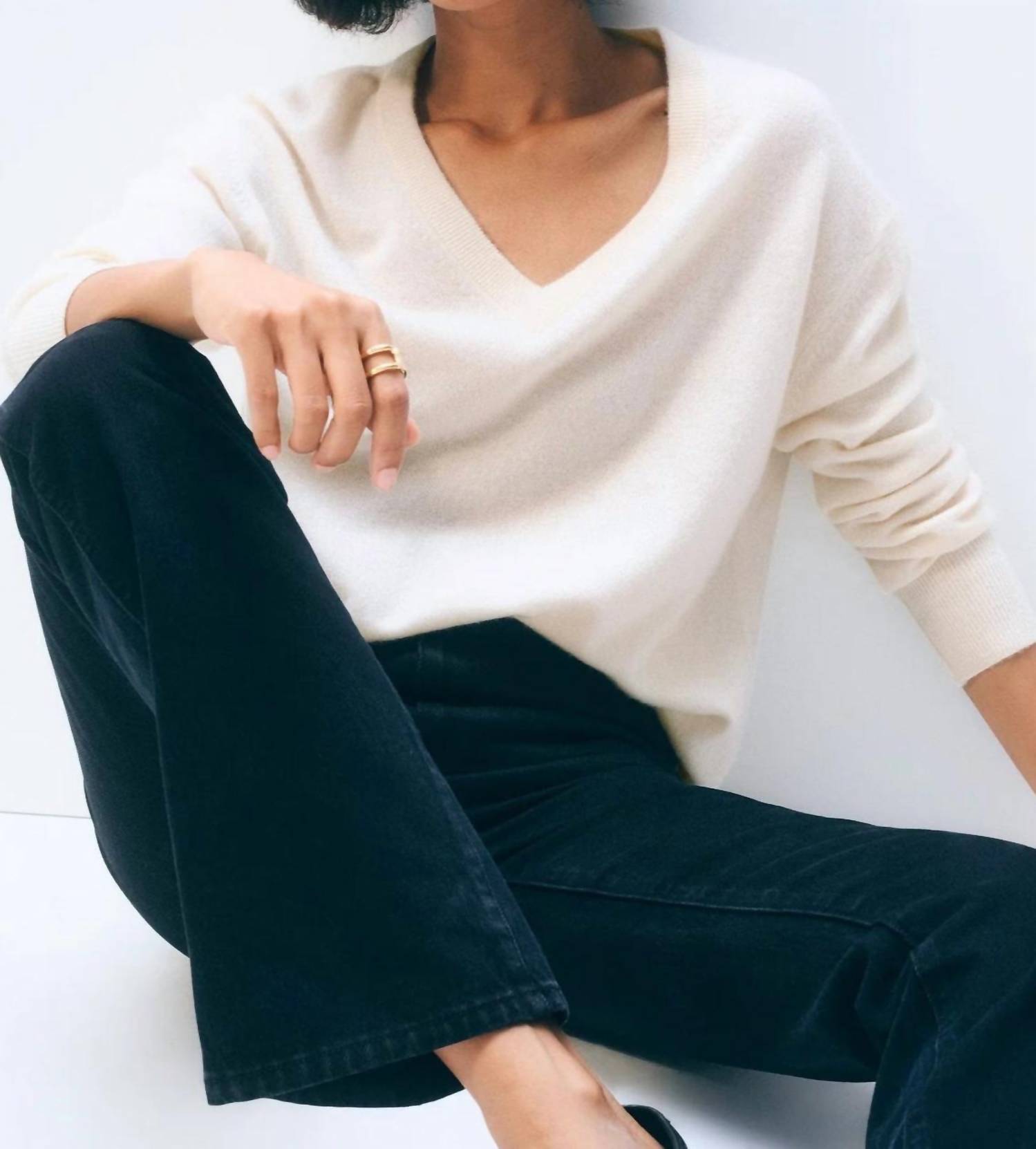 White + Warren - Cashmere V Neck Sweater