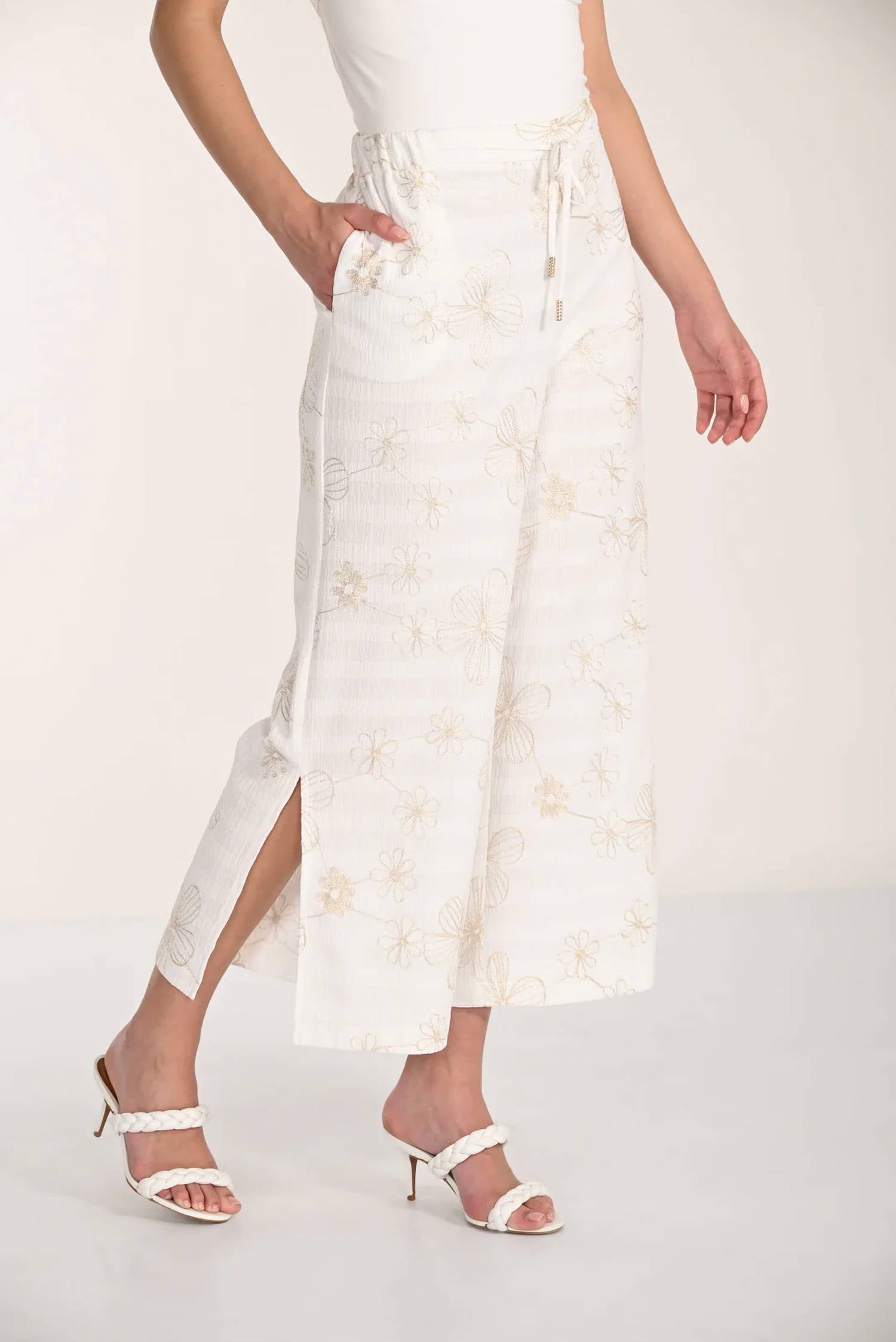 Frank Lyman - Floral Embroidery Wide-leg Pants