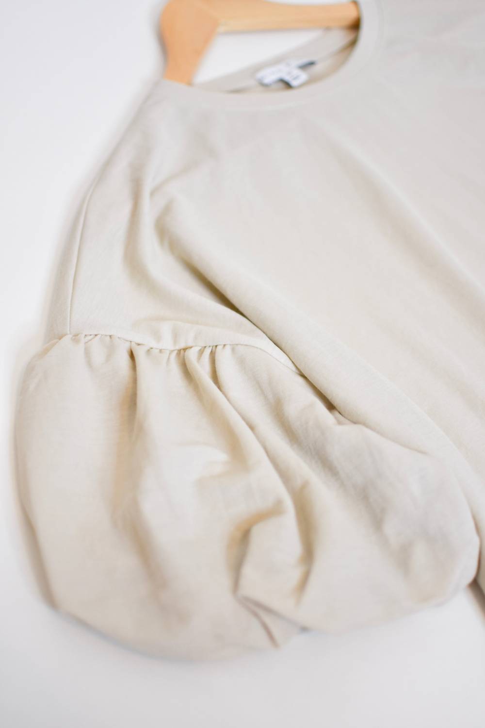 Miou Muse - Women's Trudy Balloon Sleeves Blouse