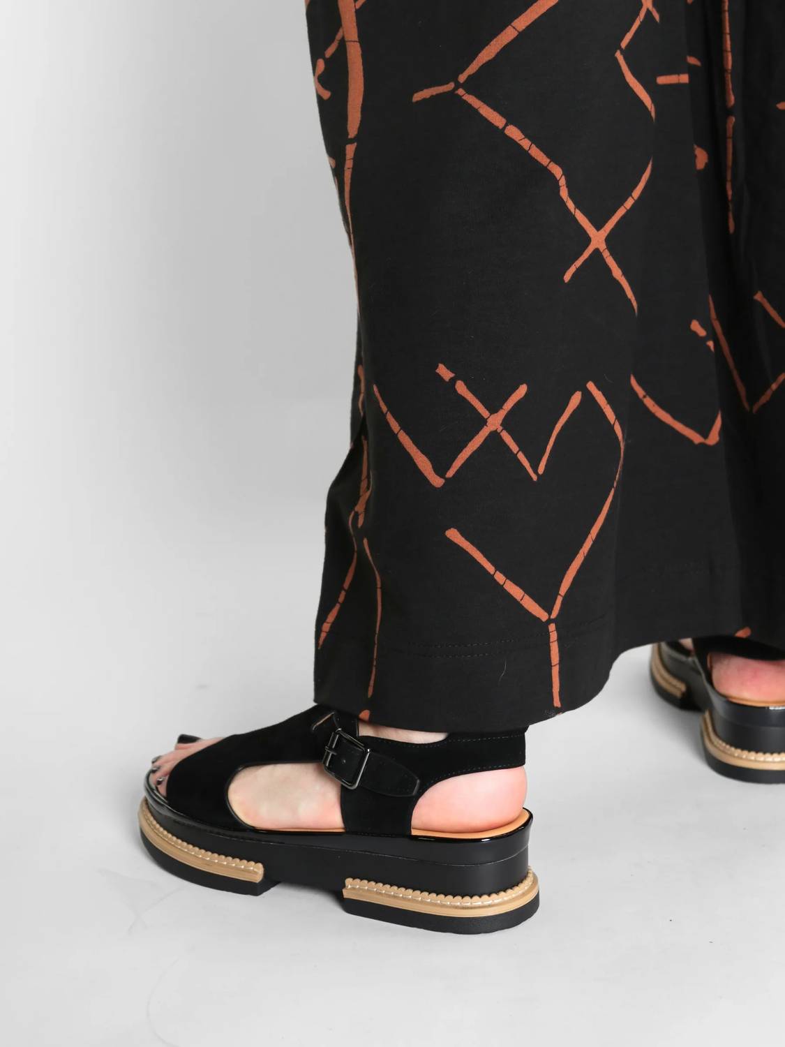 L'Amour Des Pieds - Women's Aveeva Platform Sandals
