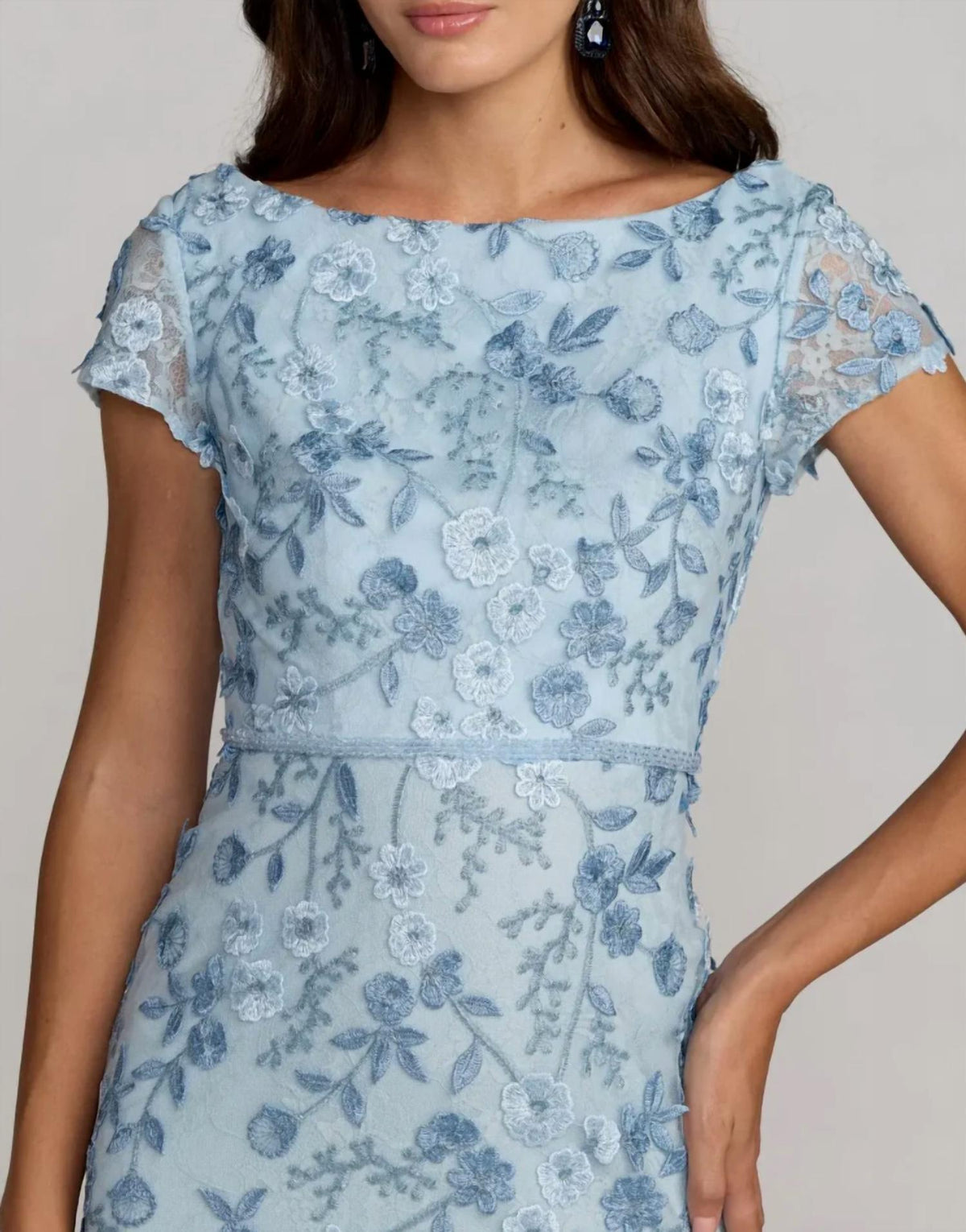 Mac Duggal - Floral Applique Boat Neck Cap Sleeve Gown