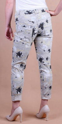 GIGI MODA Donella Cropped Pants in beige - women's pants - detail view