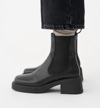 Vagabond Shoemakers - Women's Dorah Boots
