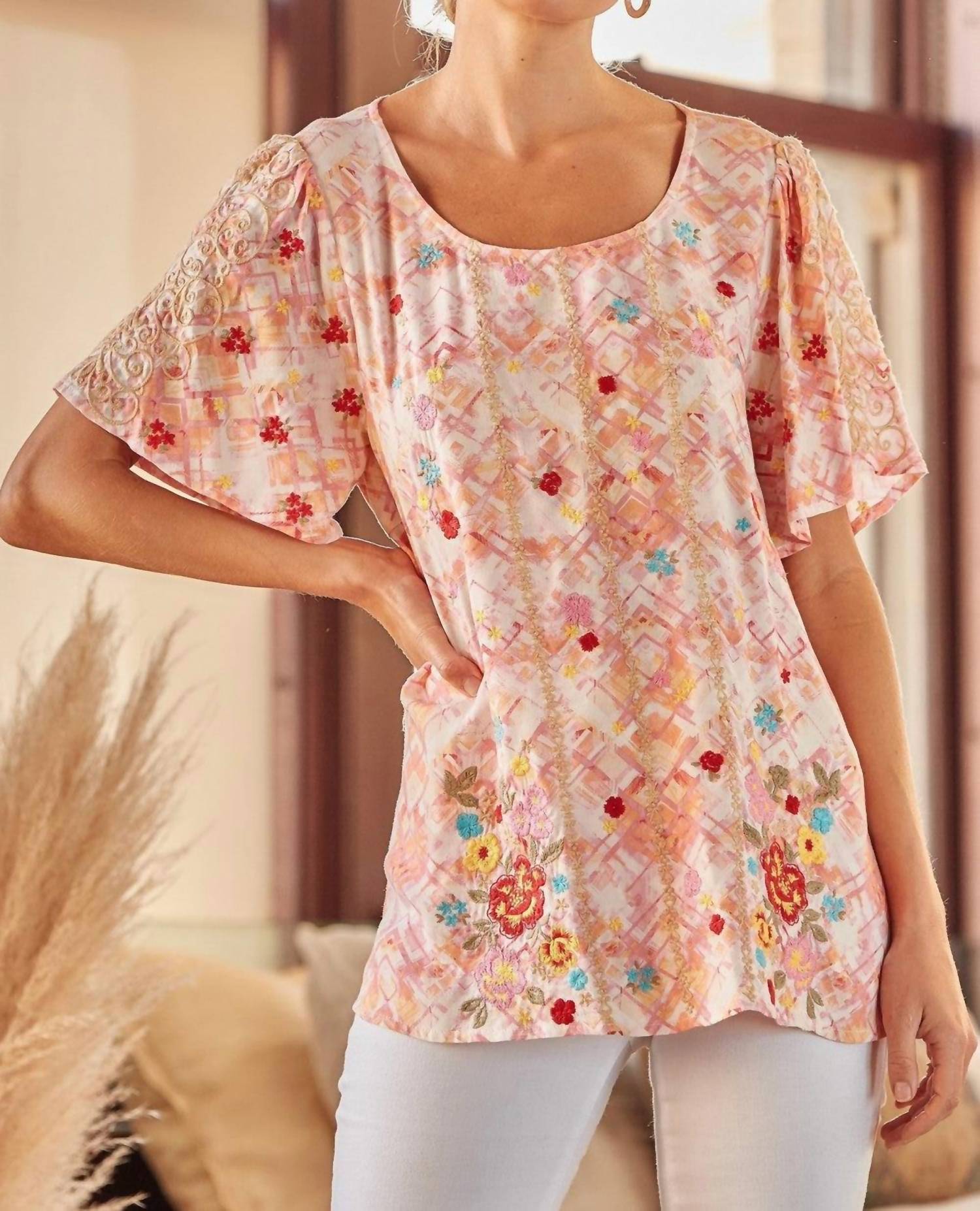Andree By Unit - Floral Embroidered Top