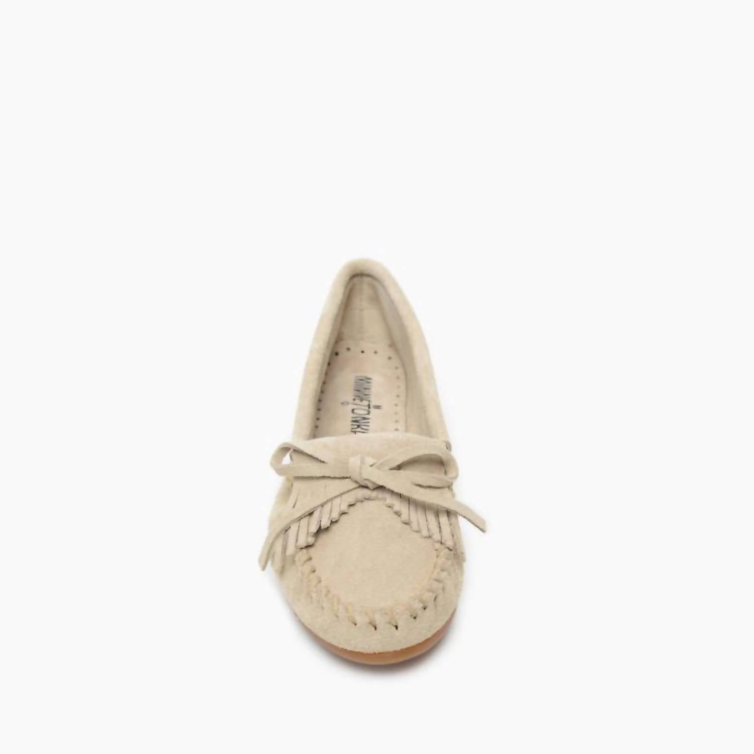Minnetonka - Women's Kilty Hardsole Moccasin