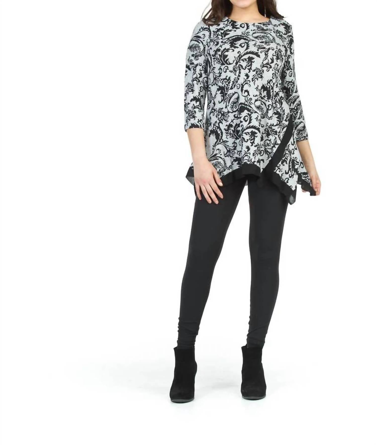 Papillon - Filigree Angle Hem Sweater