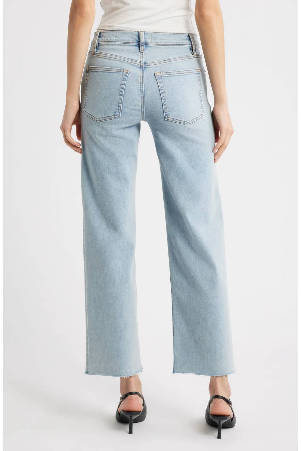 Frame - Mellow Straight Leg Jeans