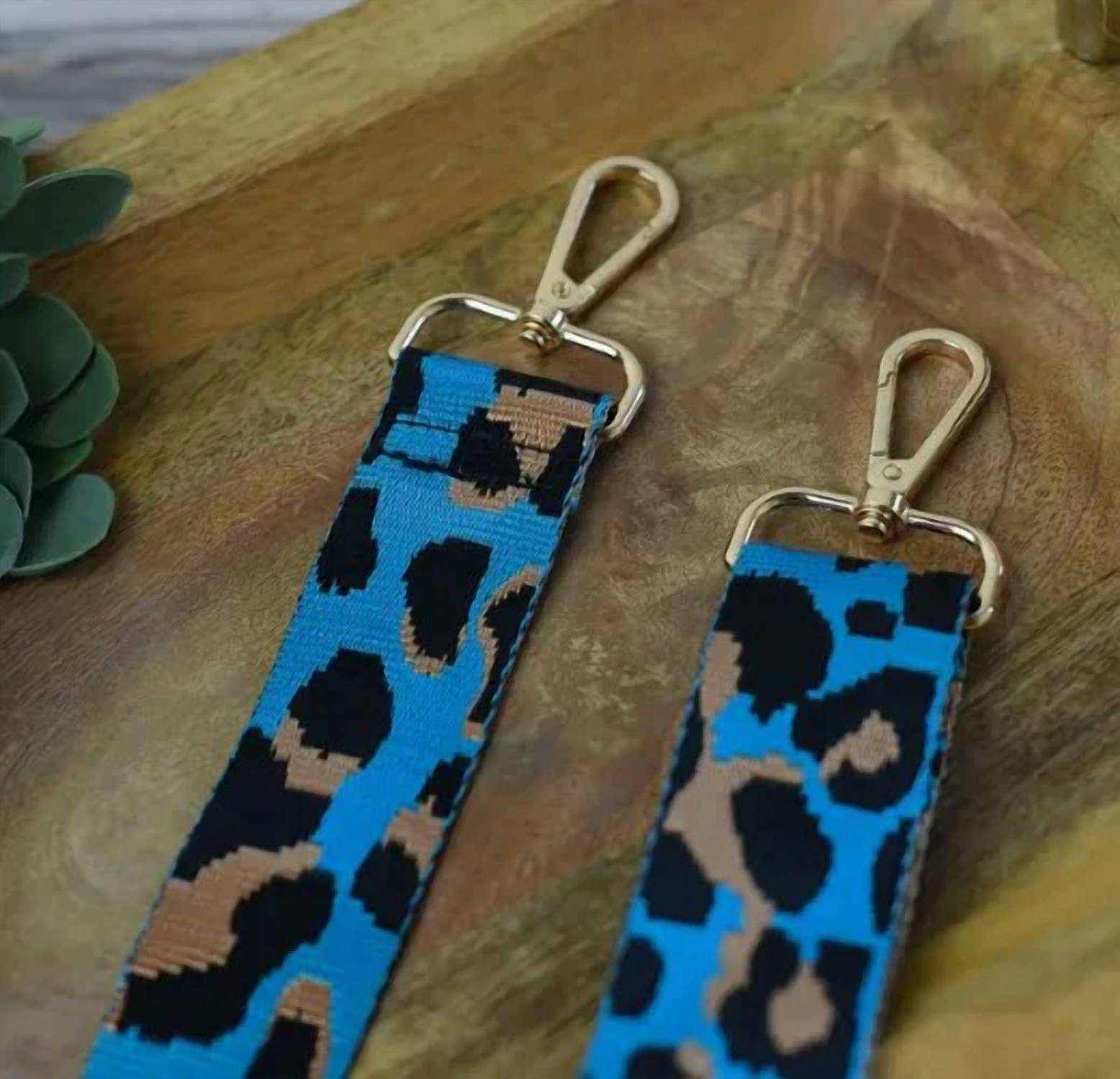 Lauren Lane - Women's Leopard Print Woven Guitar Crossbody Bag Strap