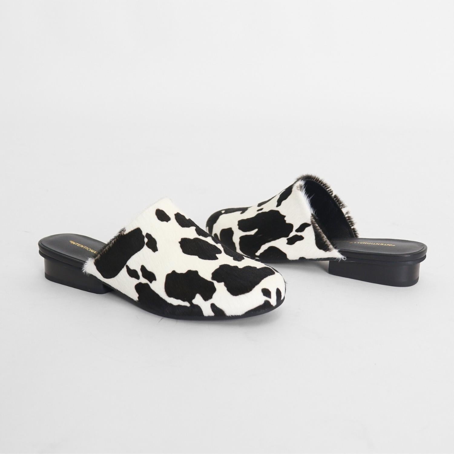 INTENTIONALLY BLANK Women's Touch Backless Mule in black moo - women's shoe - detail view
