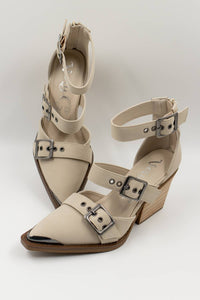 Very G Women's Sandstone Boot in beige - women's shoe - detail view