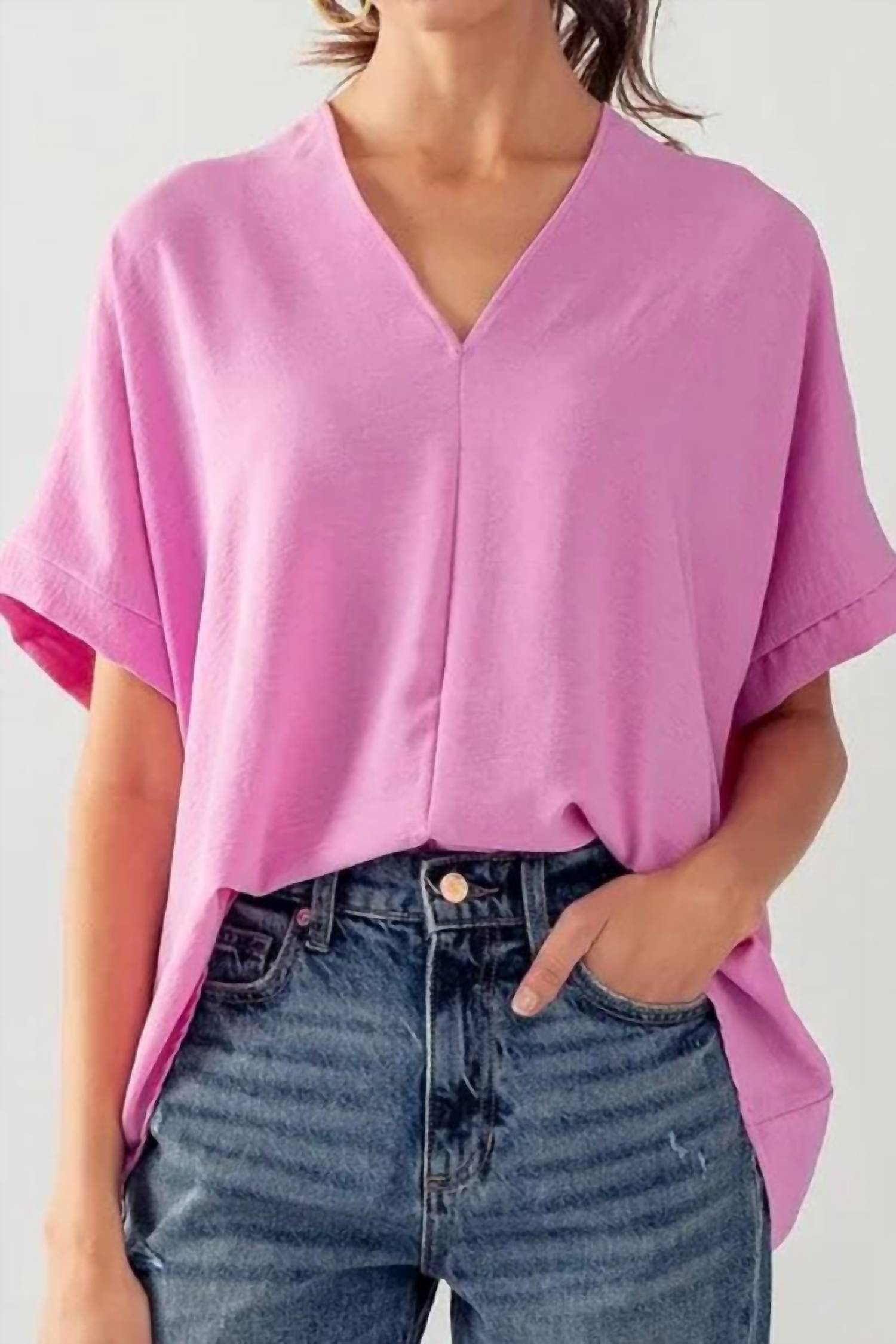 Urban Daizy - Breezy Airflow V-neck Top