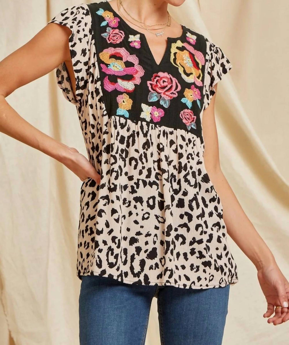 Andree By Unit - Sinclair Embroidered Top