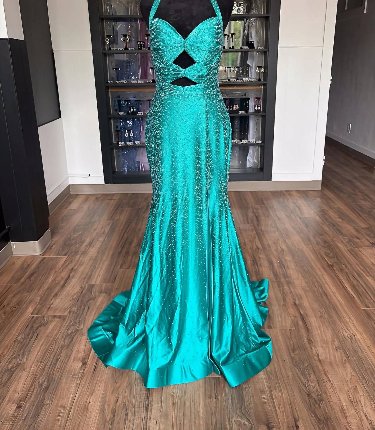 Sherri Hill - Women's Sleeveless Mermaid Sweetheart Neckline Dress
