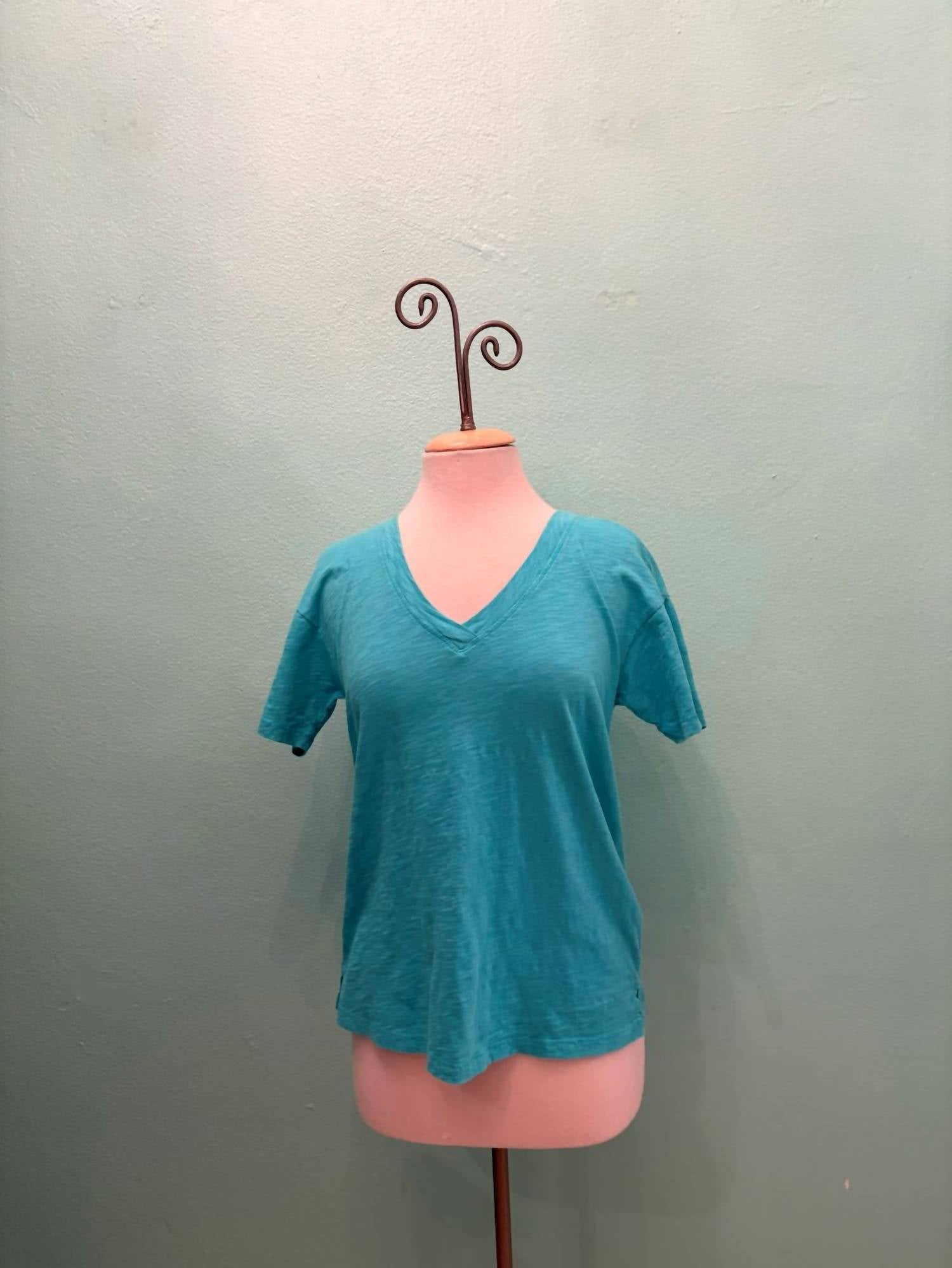 Mododoc - Women's Short Sleeve V-neck Boxy Tee