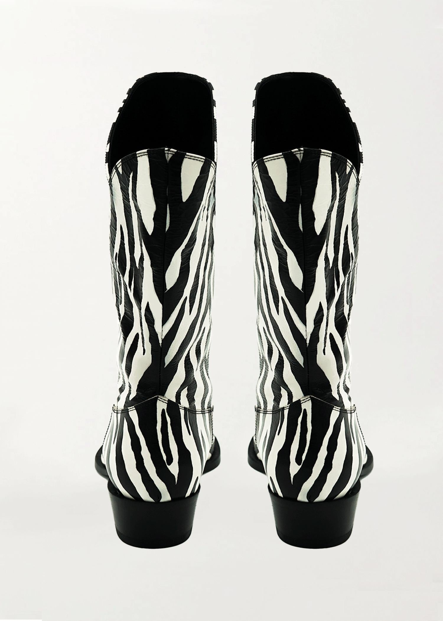 Che By Chelsey - Women's Zebra Texan Boots