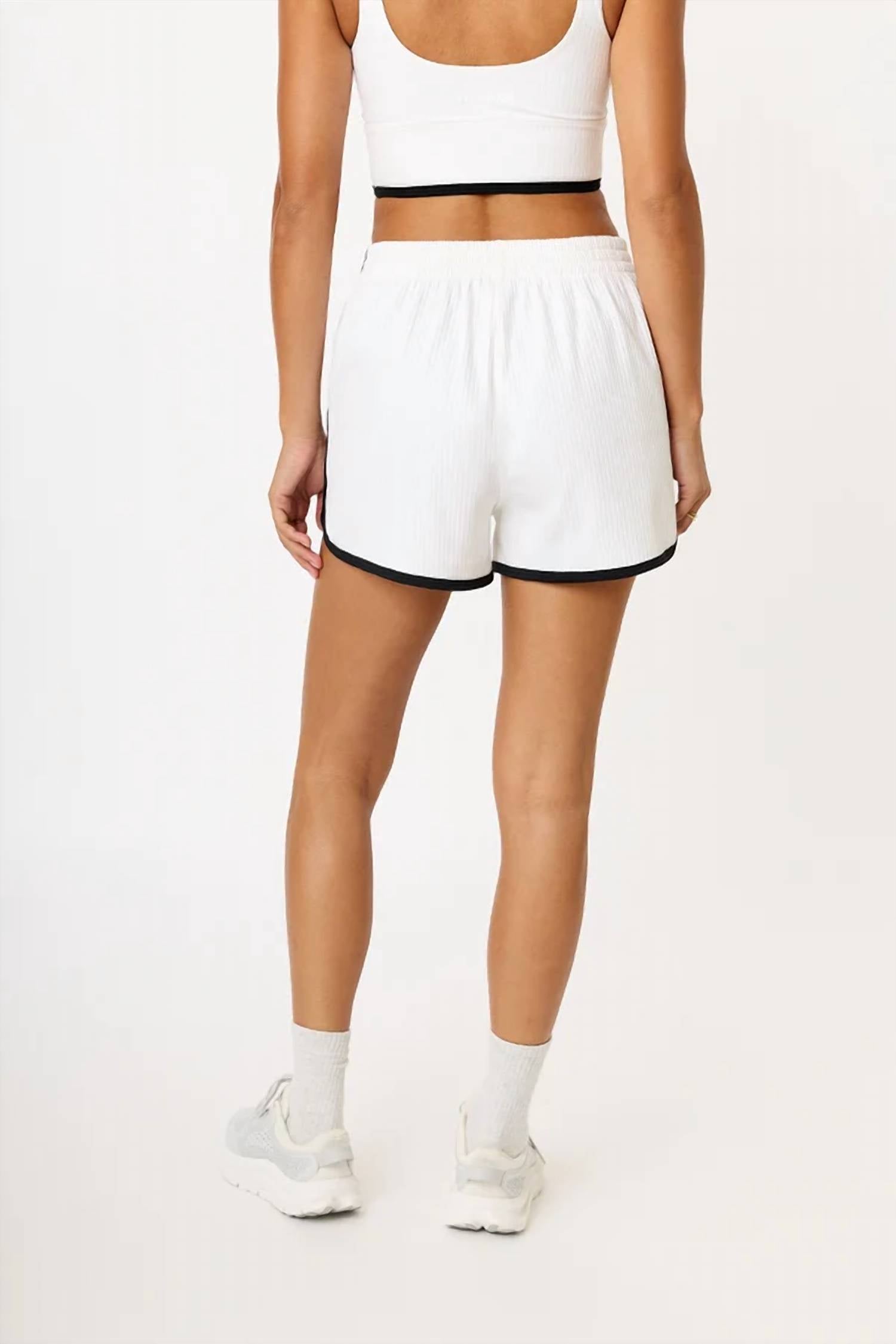 Cream Yoga - Kira Dolphin Shorts