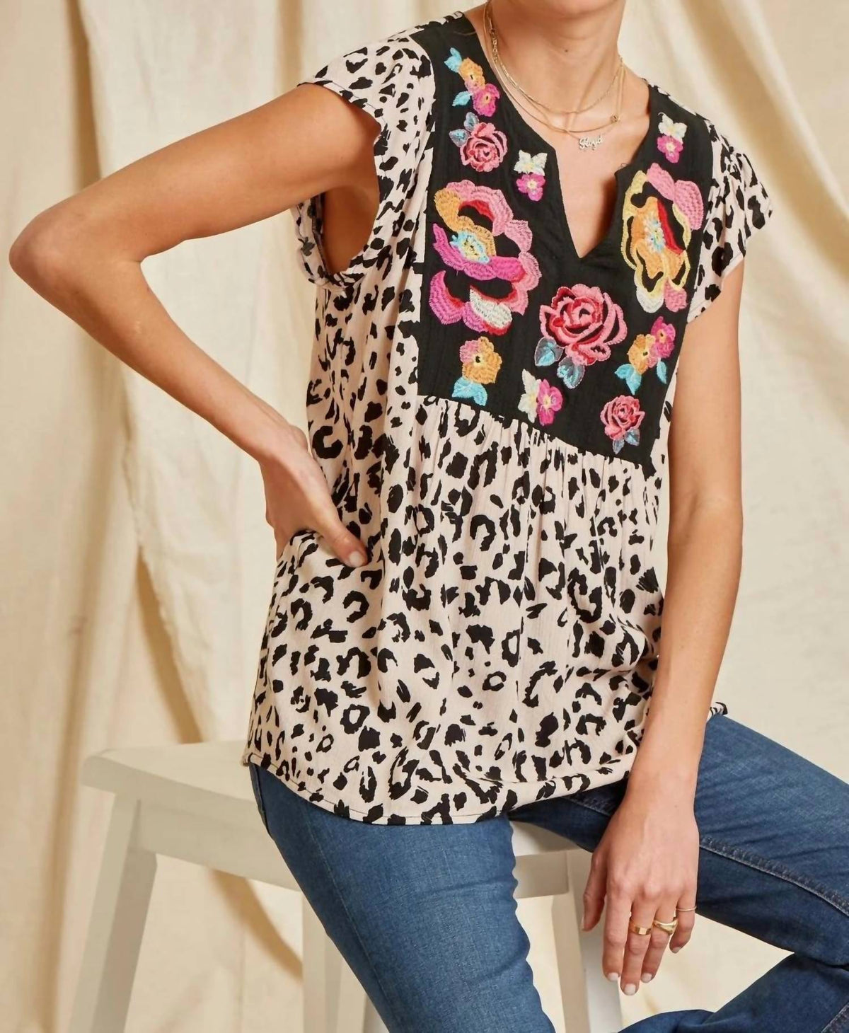 Andree By Unit - Sinclair Embroidered Top