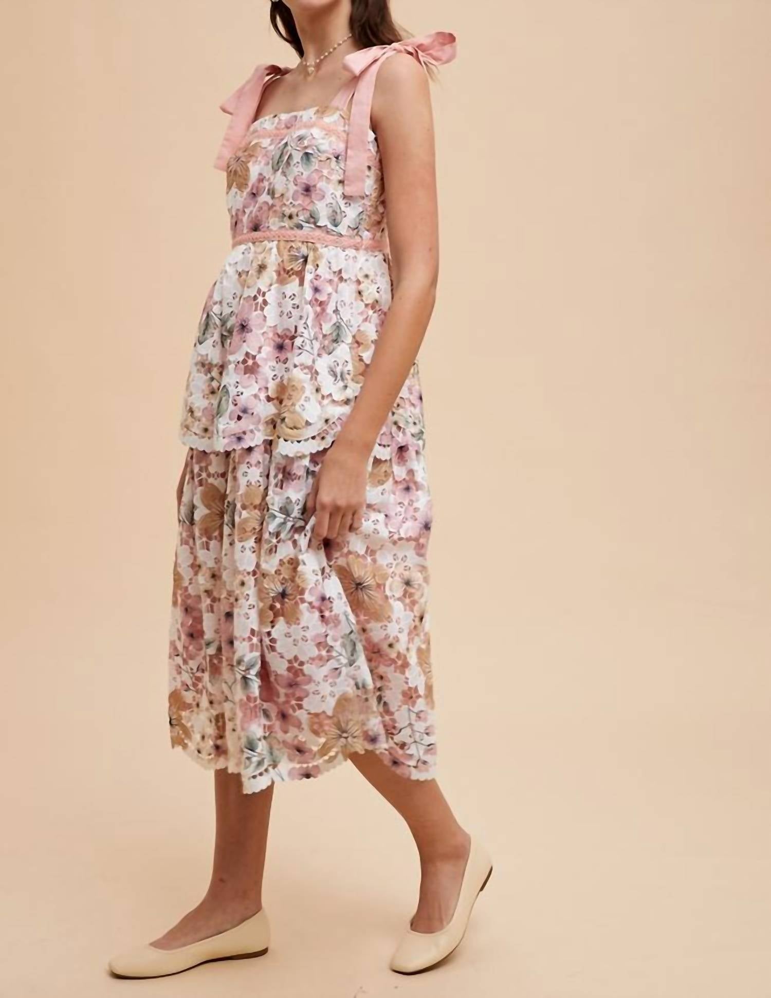 In-Loom - Crochet Lace Floral Maxi Dress