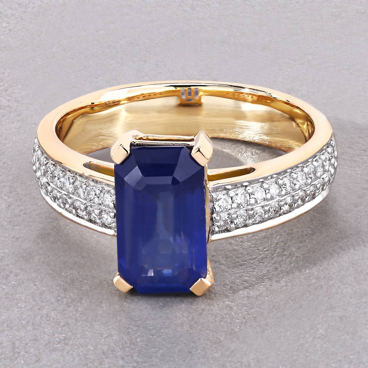 Diana M Jewels Women's Octagon Natural Sapphire Fashion Ring (3.14 Ct) - Signature Plus in 18k yellow gold - women's jewelry - detail view