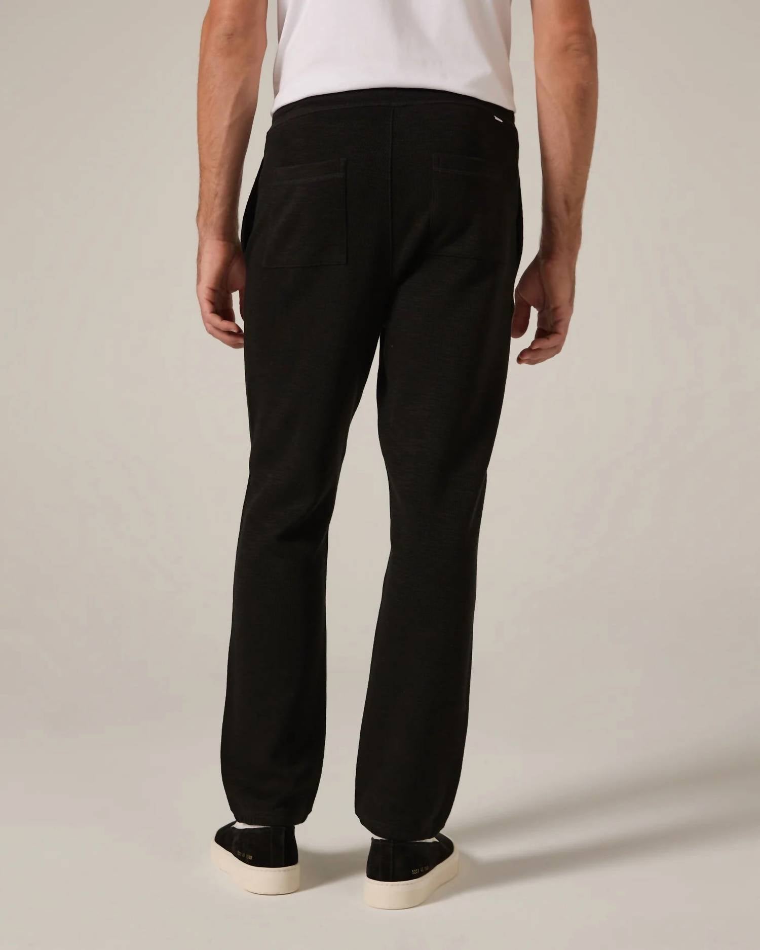 7Diamonds Shoreline Laid-back Jogger in black - men's pants - detail view