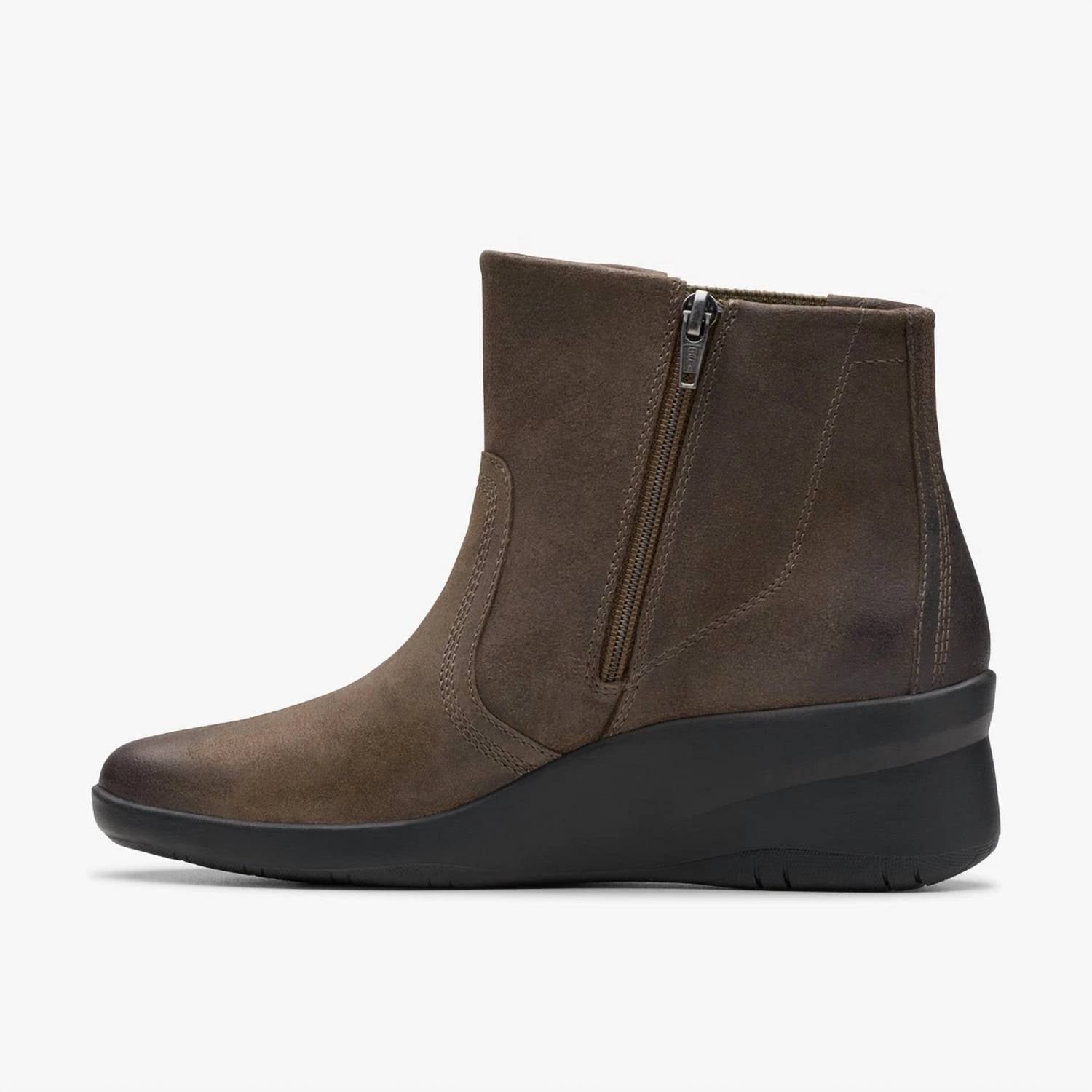 Clarks Women's Suttyn Rae Ankle Boots in slate leather - women's shoe - detail view