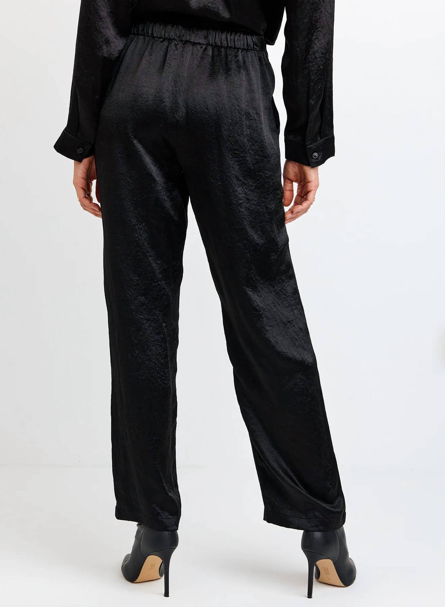 Bella Dahl - Pull On Slouchy Trouser With Elastic Waist and Tie
