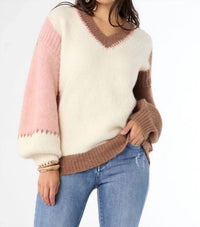 Coco + Carmen - Dolores Contrast Sleeves V-neck Sweater