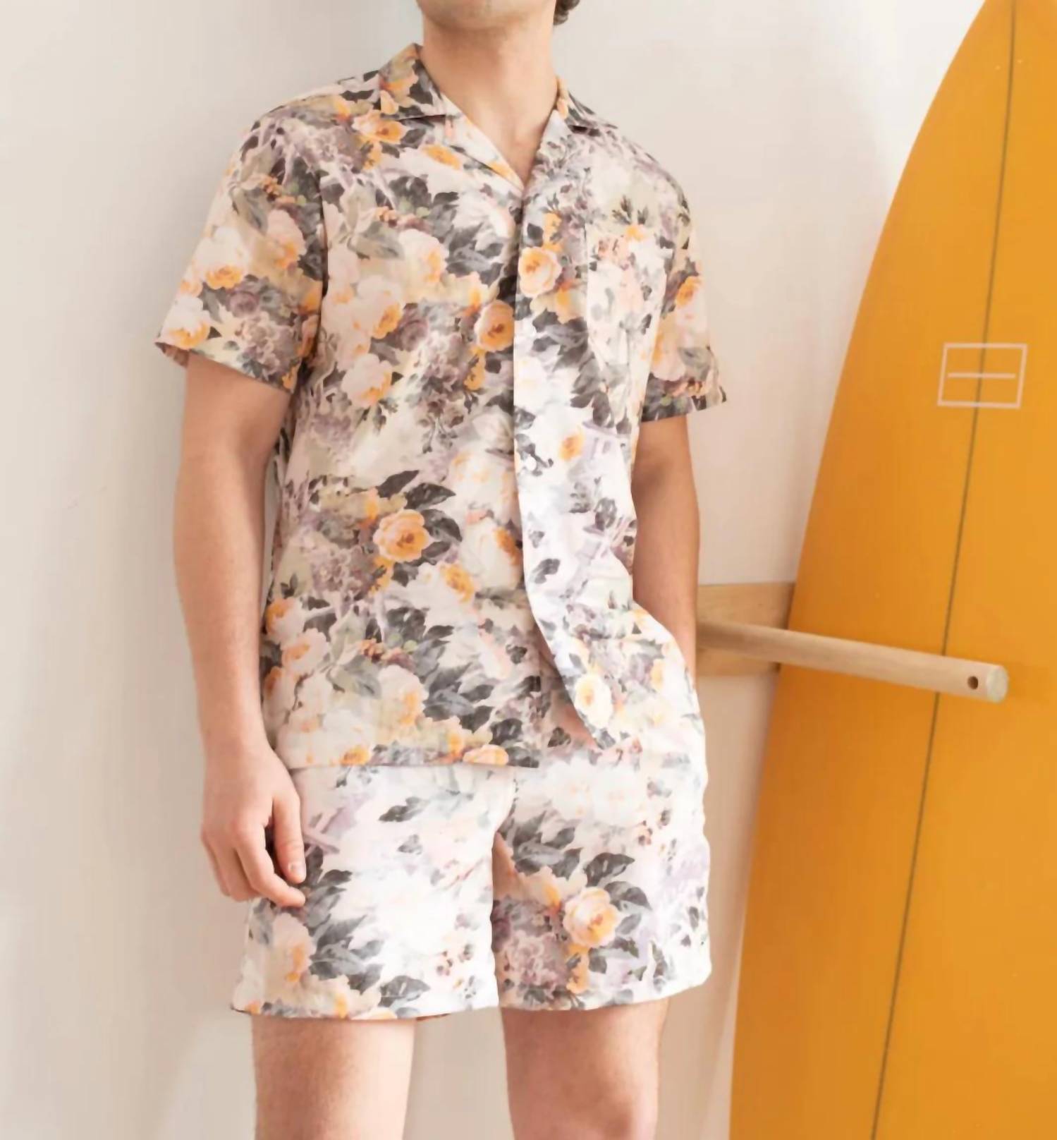 Bather - Men's Floral Lined Swim Trunks