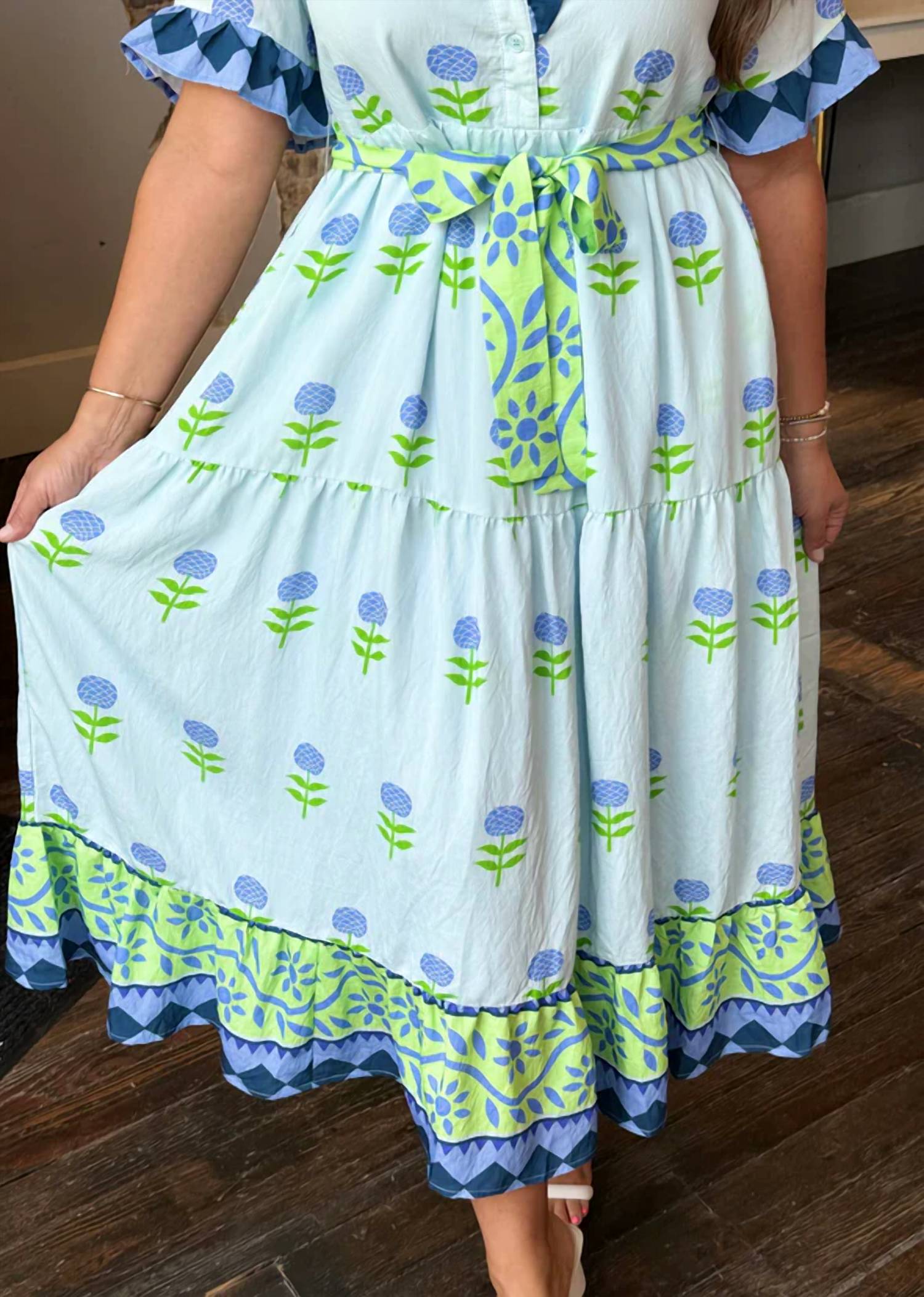 Jodifl - Short Sleeve Tiered Floral Midi Dress