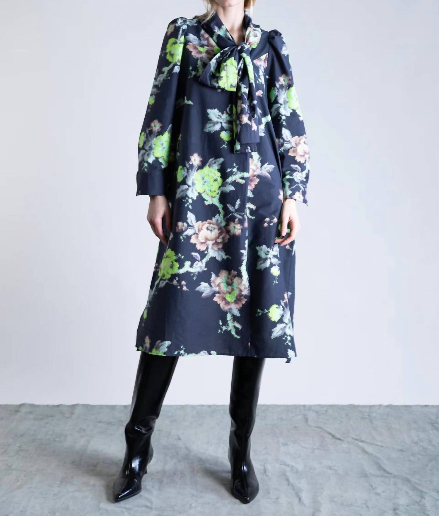 Psophia - Indian Flower Juliet Sleeve Dress