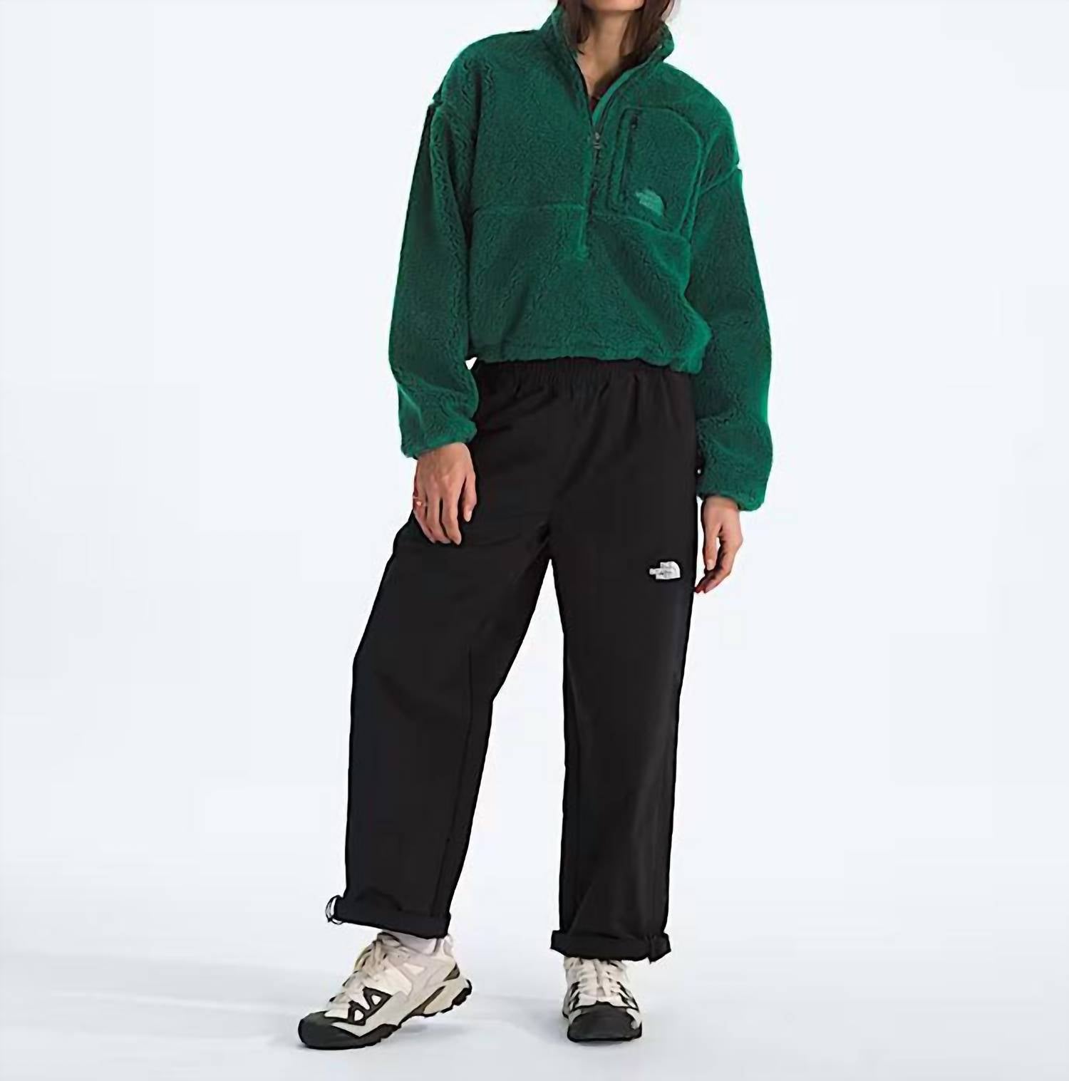 THE NORTH FACE Extreme Pile 2 Pullover Sweatshirt in hunter green - women's top - detail view
