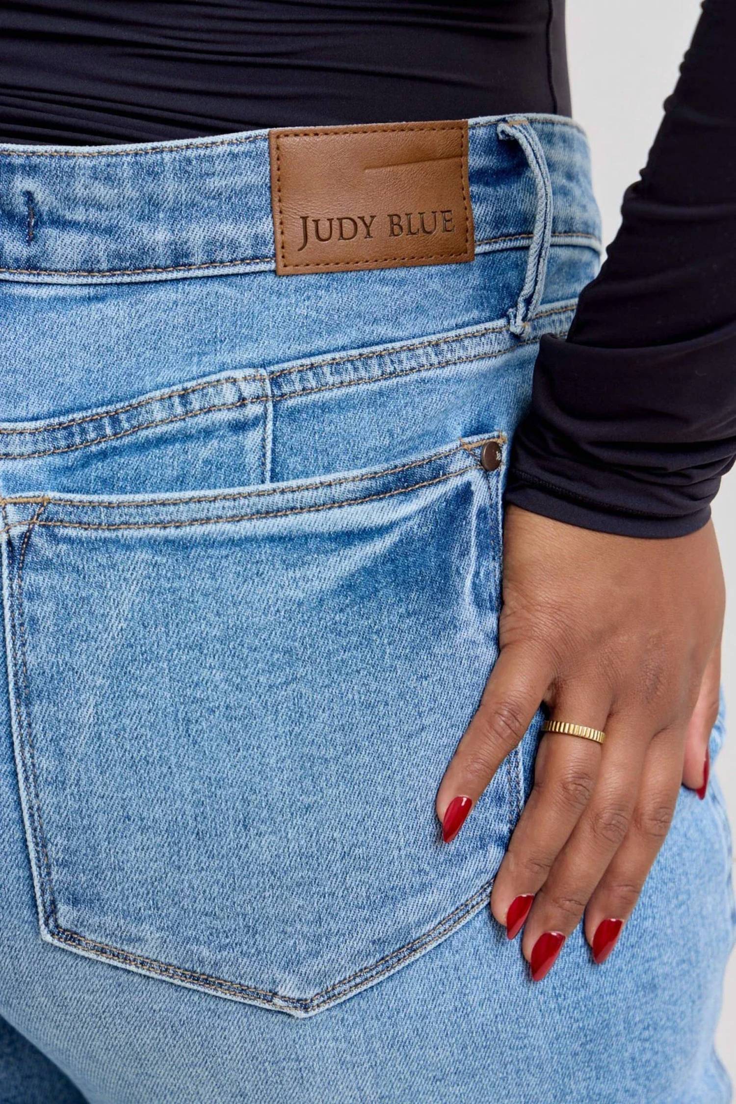 Judy Blue - Tummy Control Vintage Wash Straight Leg Jeans - Petite
