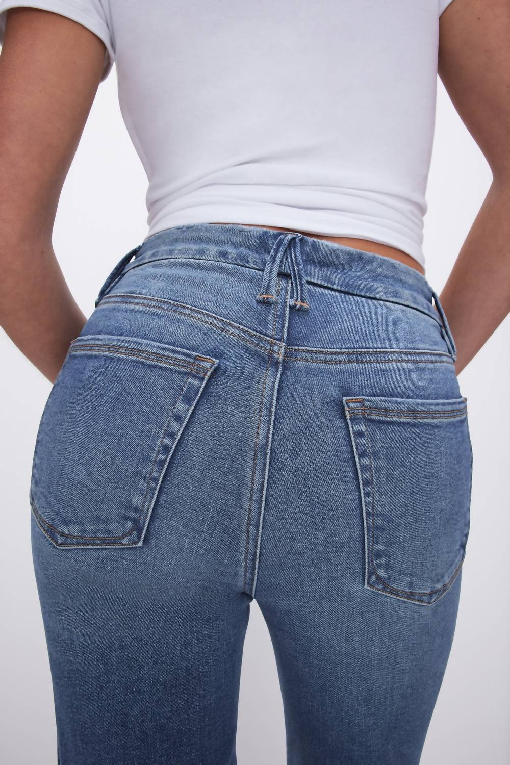 Good American - Always Fit Straight Jeans