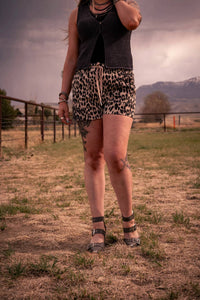 1 The Woman - Lace-up Elastic Waistband Mid Rise Denim Shorts