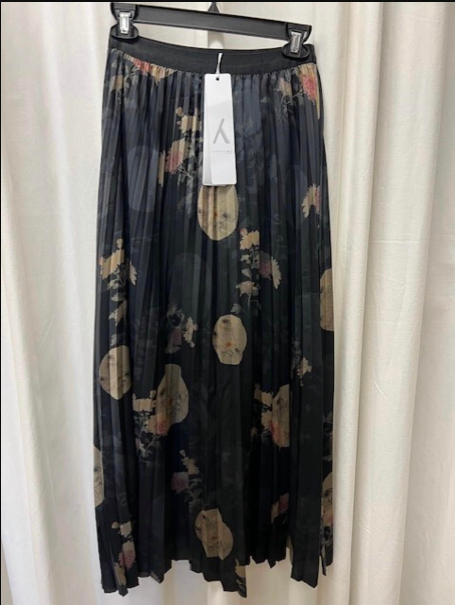 Anonyme - Women's Pleated Long Skirt