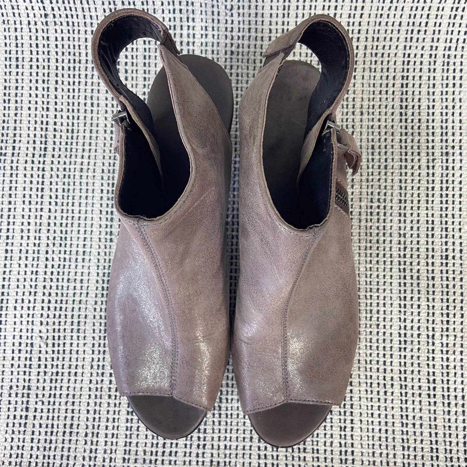 Munro - Women's Nakita Peep Toe Bootie