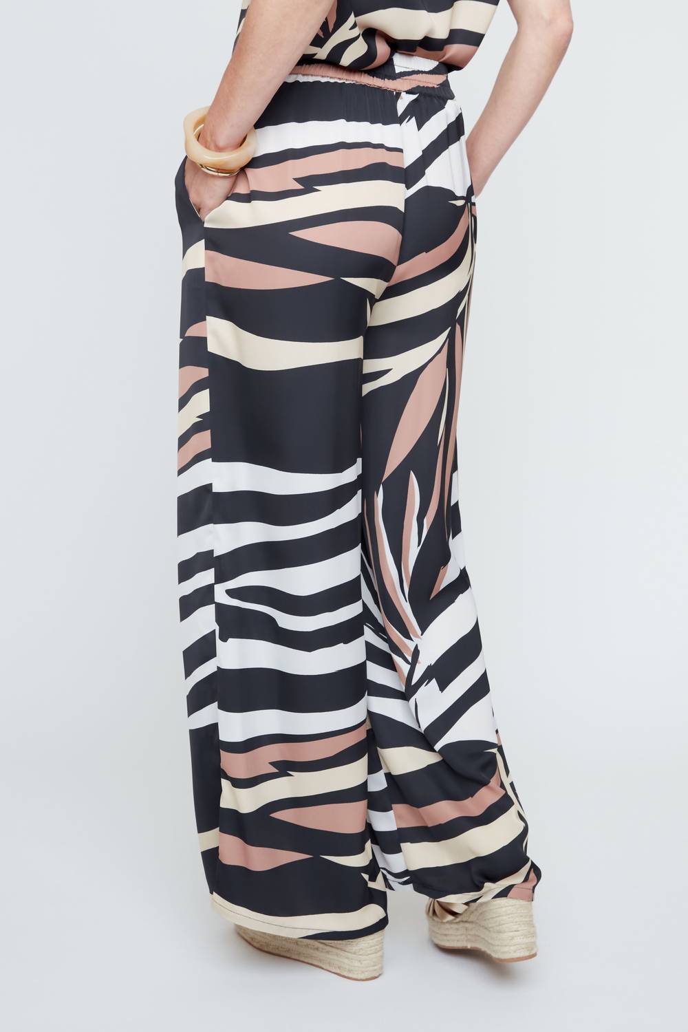 Renuar Blue Horizon Luxe Pant in mocha - women's pants - alternate view