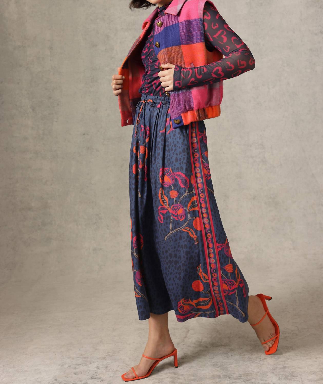 Emily Lovelock - Kim Vest