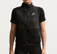 NIKE Acg Gilet Vest in black summit white - women's jacket