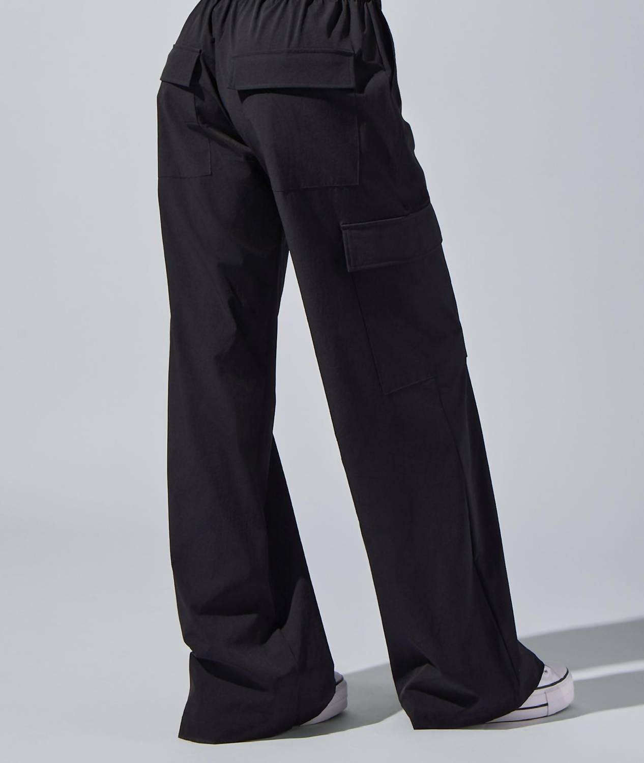 HEROINE SPORT Ava Performance Cargo Pants in black - women's pants - view 6