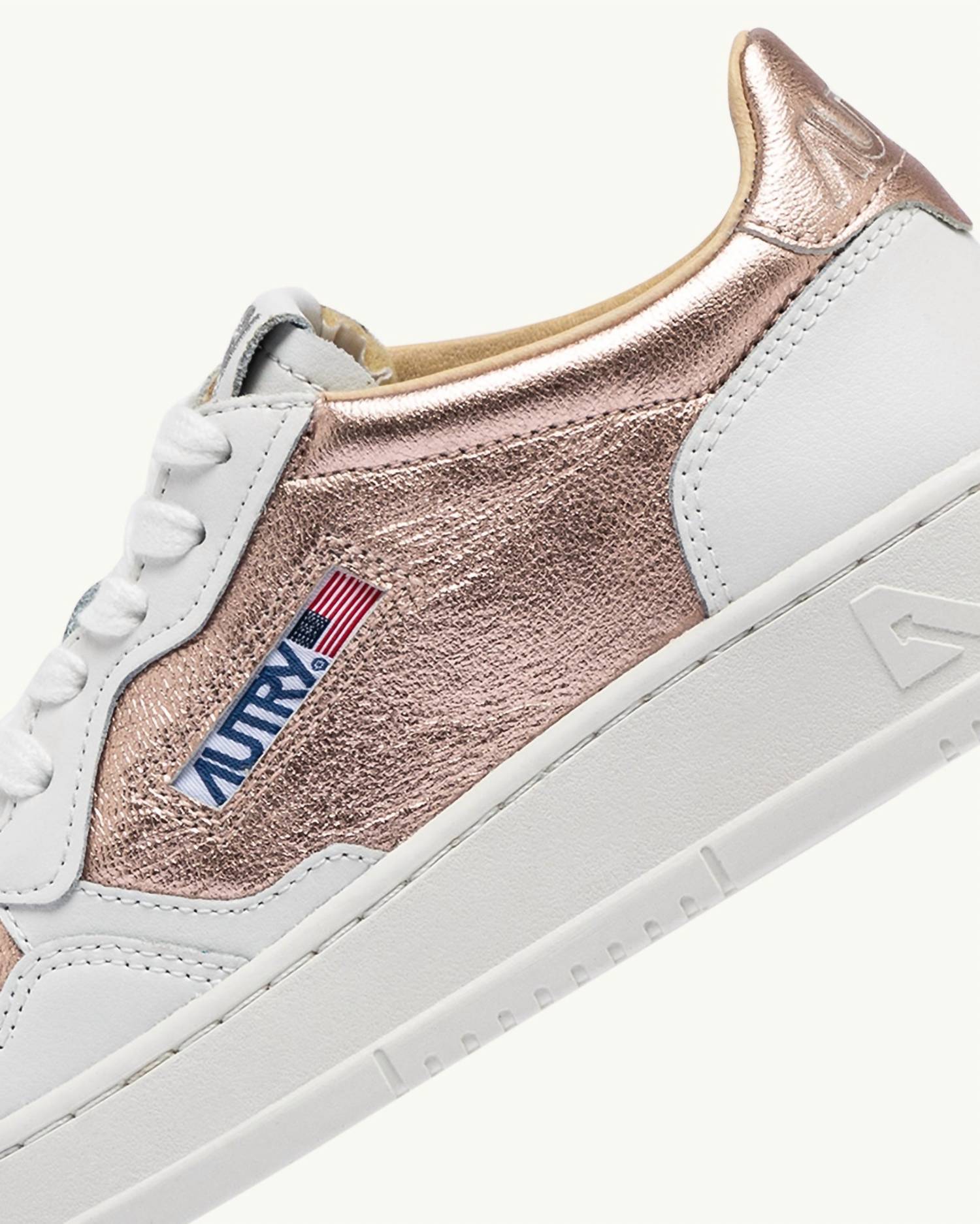 Autry - Women's Medalist Low Sneaker