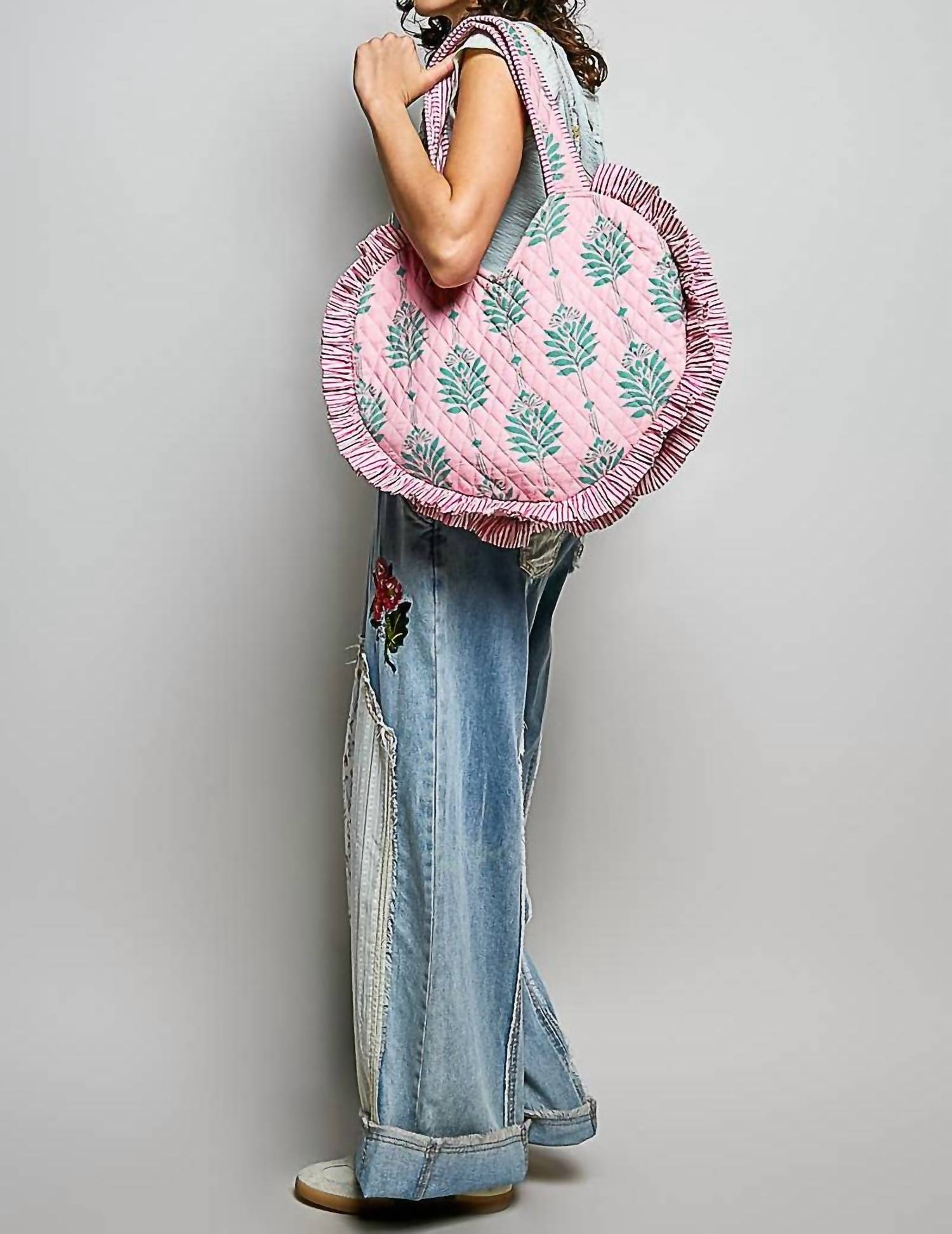 Pol - Heart Shaped Ruffle Edge Quilted Tote Bag