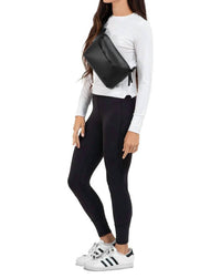 Raingoat - Women's Waterproof Crossbody Sling 2.75l Bag