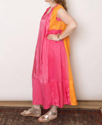 Psophia - Sleeveless Tie Dress