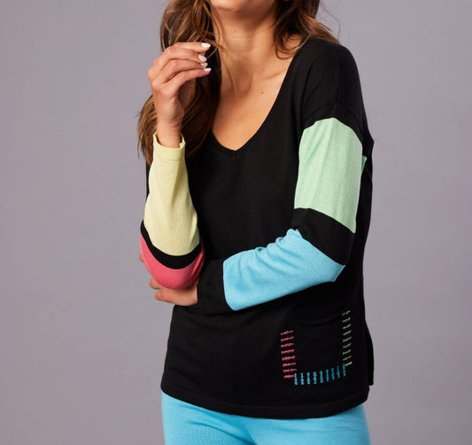 French Kyss - Patch Pocket V-neck Top