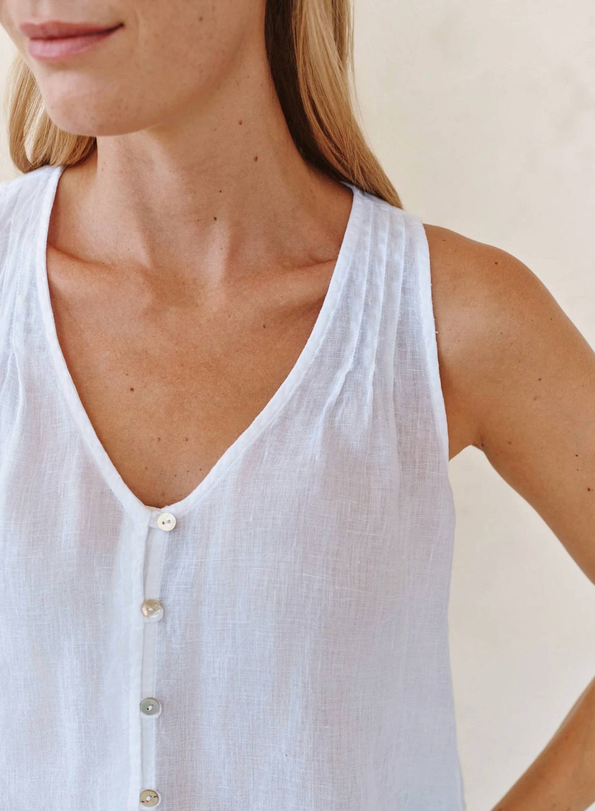 Bella Dahl - Sleeveless Pintuck V Neck Top