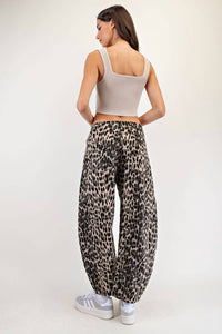 Ee:Some - Leopard Barrel Jeans