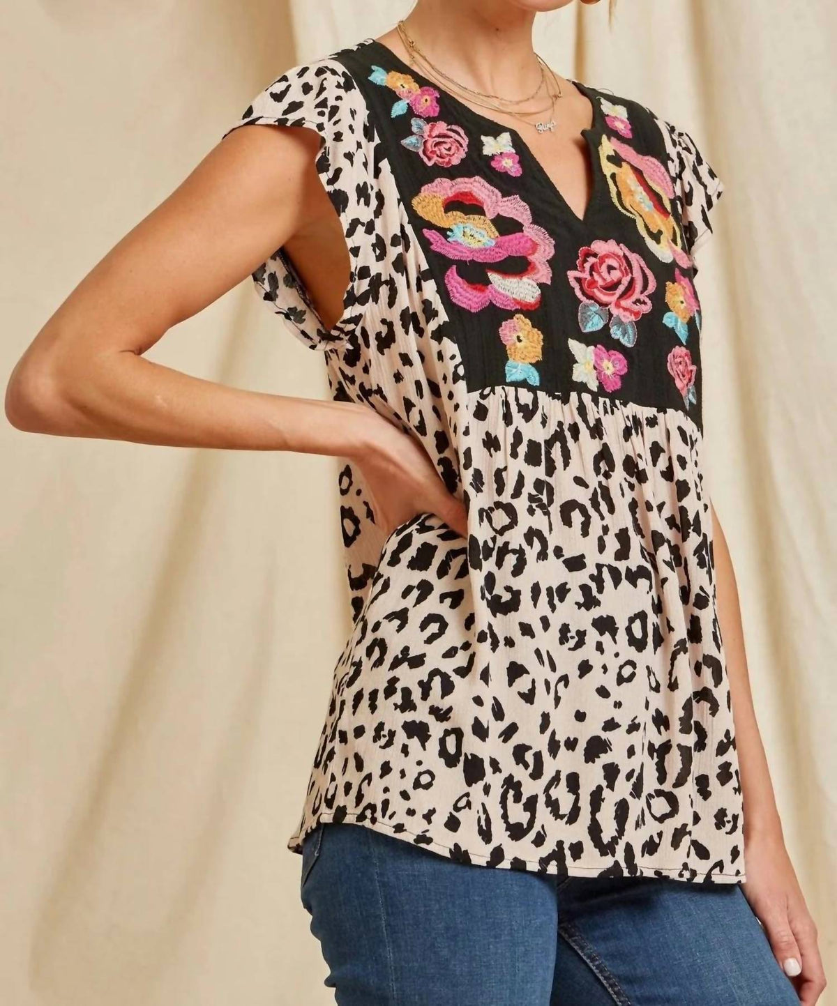 Andree By Unit - Sinclair Embroidered Top